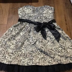 NWT F21 Gold and Black strapless dress